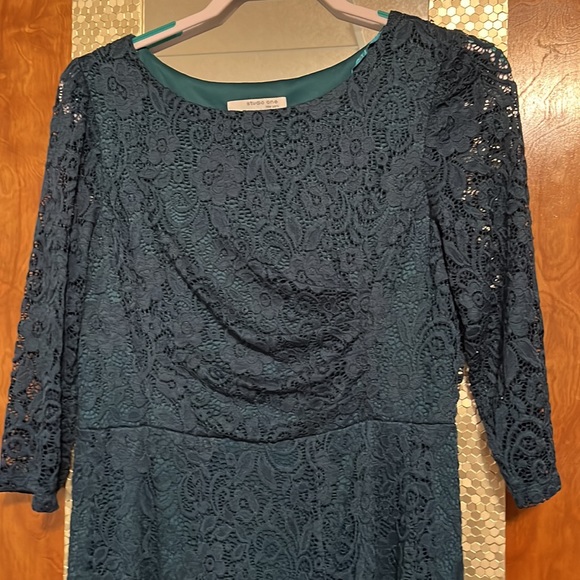 Studio One hunter green lace dress. - Picture 2 of 6